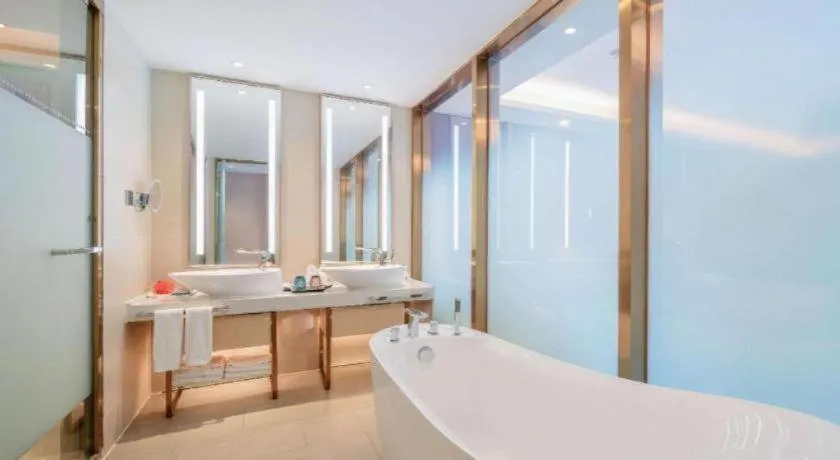 Lavande Hotel Shaoguan Bainian East Street Fengcai Building