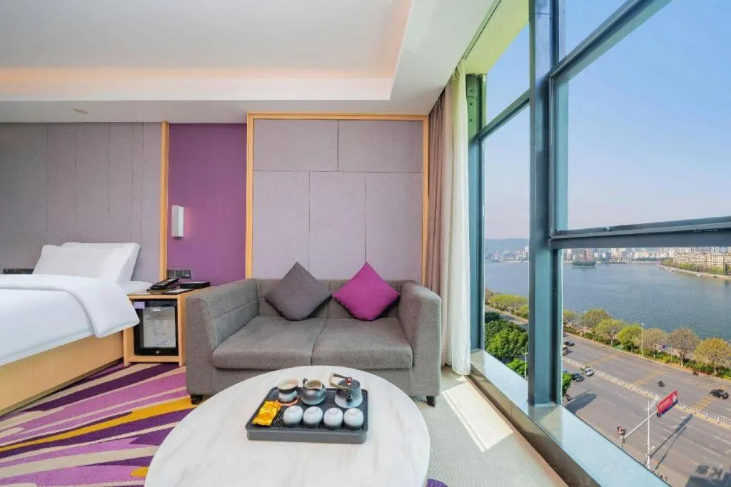 Bed in Lavande Hotel Shaoguan Bainian East Street Fengcai Building