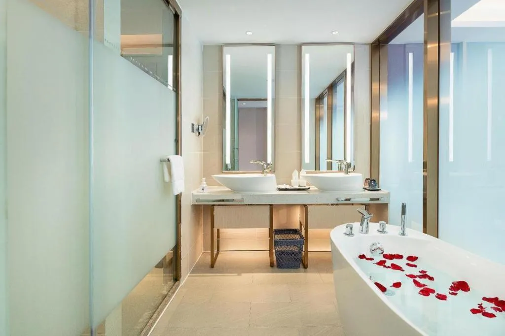 Lavande Hotel Shaoguan Bainian East Street Fengcai Building