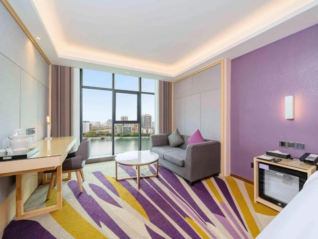 Lavande Hotel Shaoguan Bainian East Street Fengcai Building