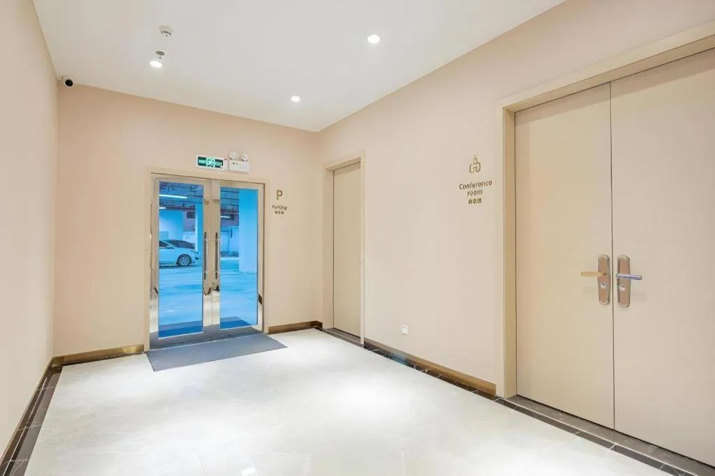 Lavande Hotel Shaoguan Bainian East Street Fengcai Building