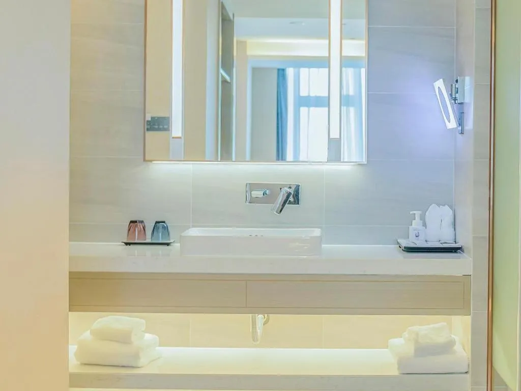 Lavande Hotel Nanchang Aixihu Shida