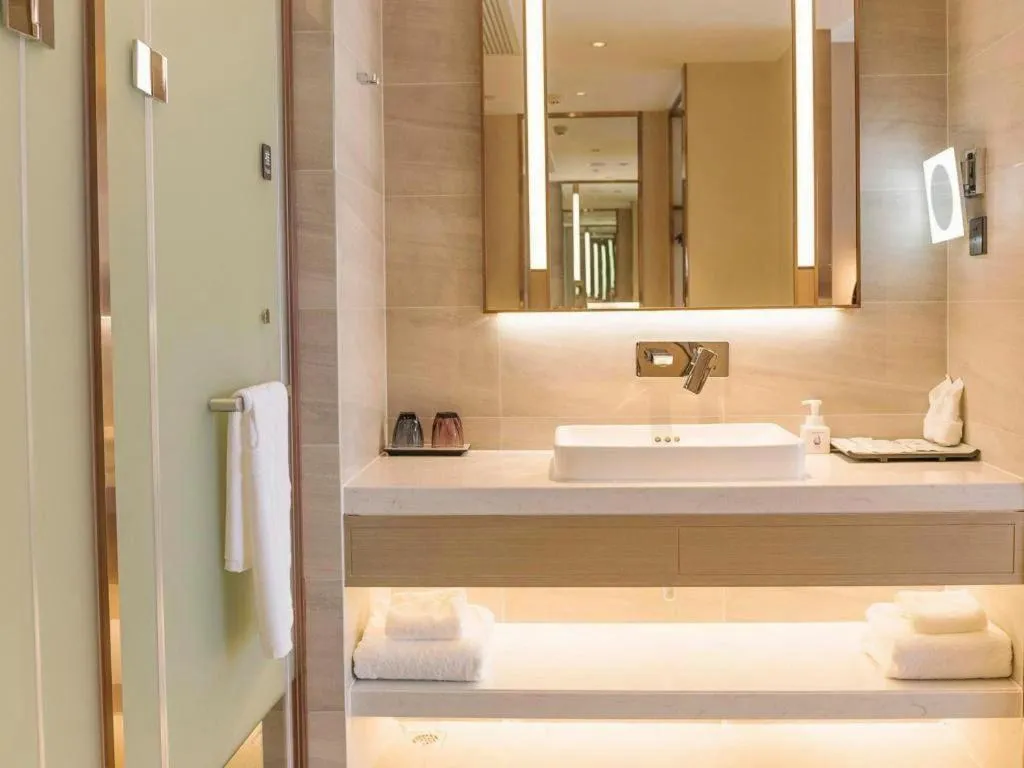 Lavande Hotel Nanchang Aixihu Shida