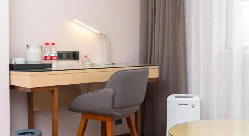 Lavande Hotel Dongguan Shijie Jiarong Shopping Plaza Liuhua Metro Station