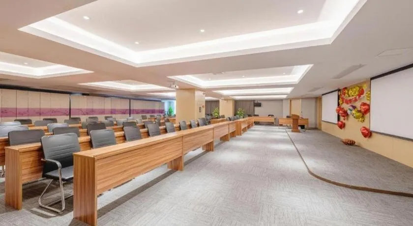 Lavande Hotel Dongguan Shijie Jiarong Shopping Plaza Liuhua Metro Station