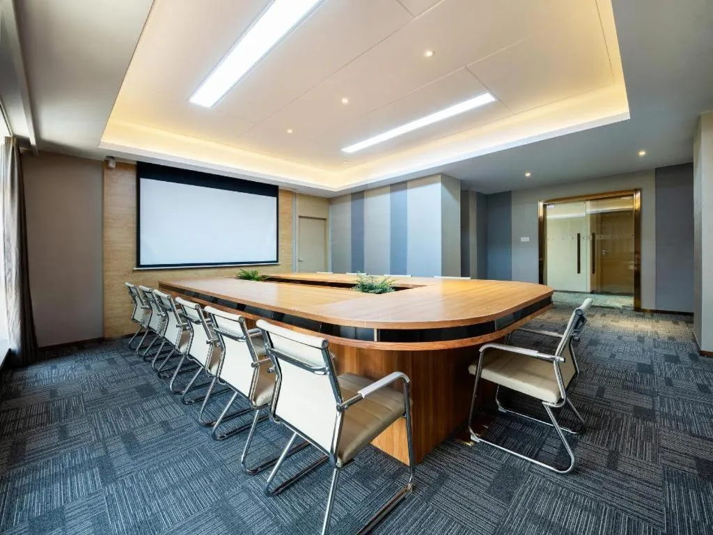 Lavande Hotel Shanwei Haifeng Fenghuang New City Tianhong Plaza