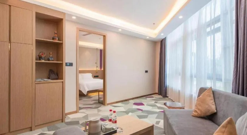 Lavande Hotel Foshan Shunde Daliang Qinghuiyuan Shihu Road