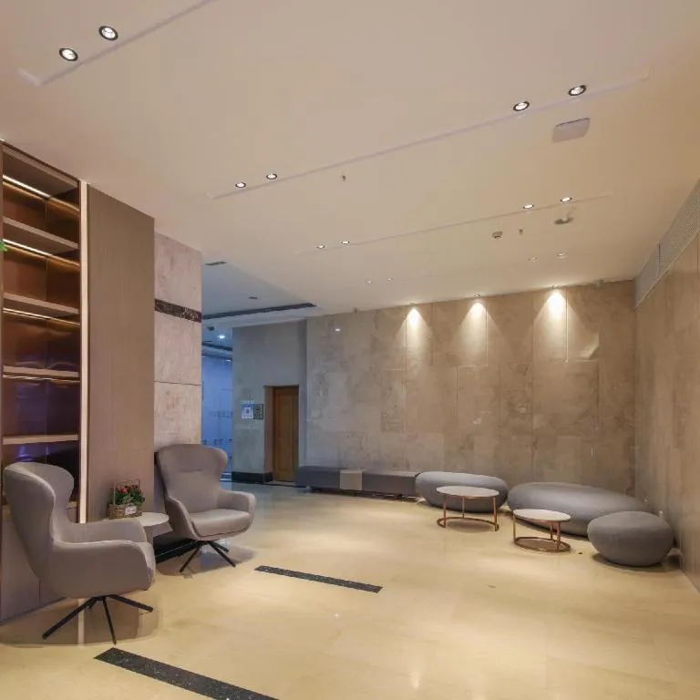 Lavande Hotel Wuhan Jianghan Road Dunli Gate Metro Station