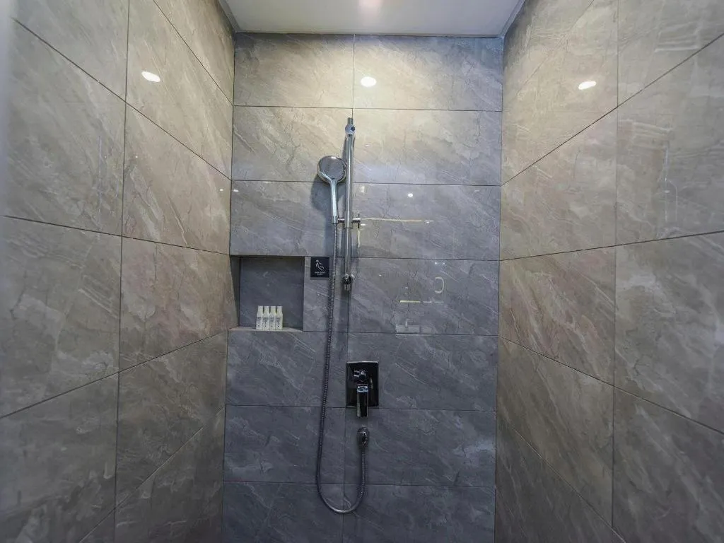 Lavande Hotel Nanchong Xihua Shida