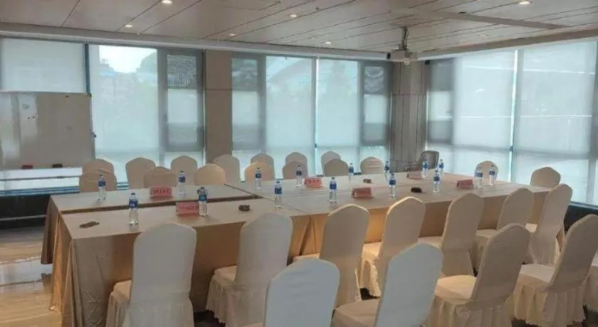 Lavande Hotel Nanchong Xihua Shida