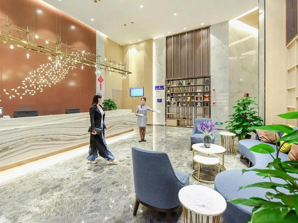 Lavande Hotel Nanchong Xihua Shida