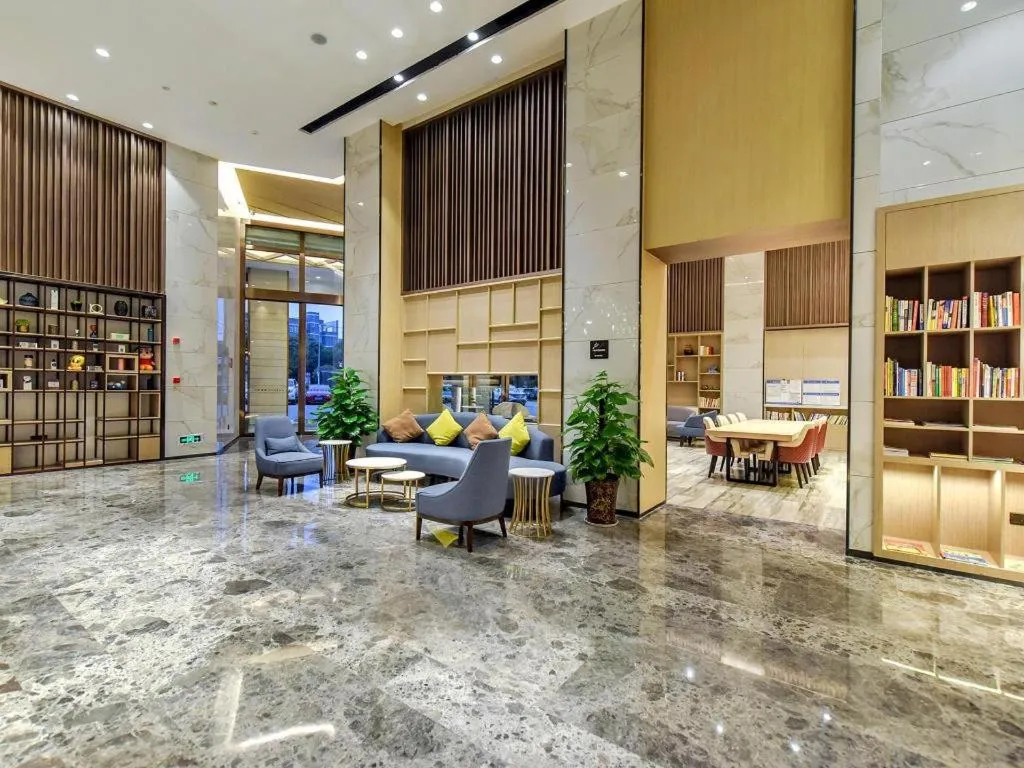Lavande Hotel Nanchong Xihua Shida