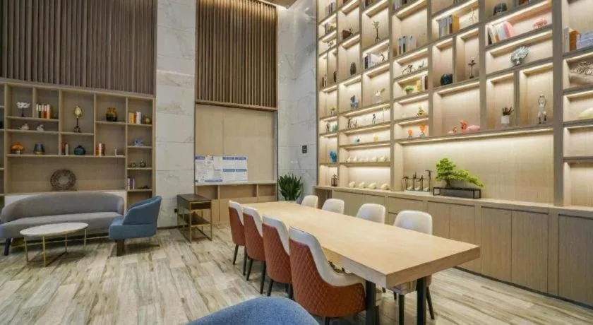 Lavande Hotel Nanchong Xihua Shida