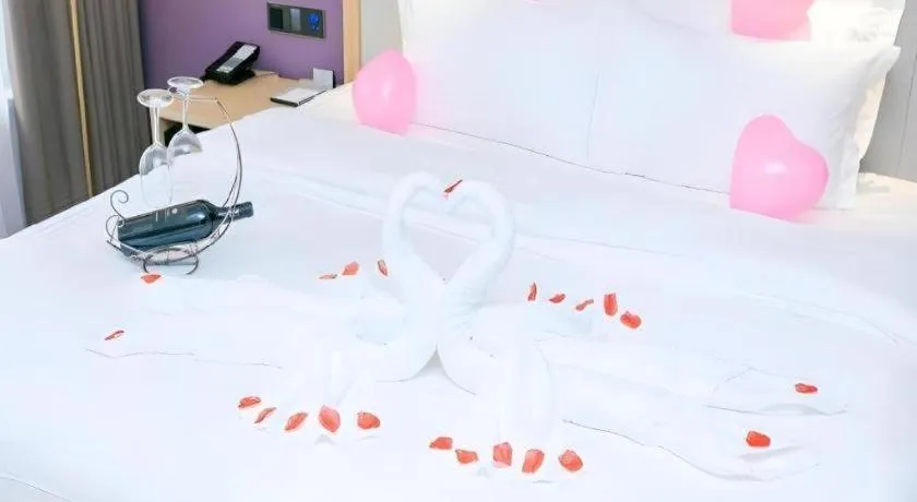 Bed in Lavande Hotel Shenzhen Jingtian Metro Station