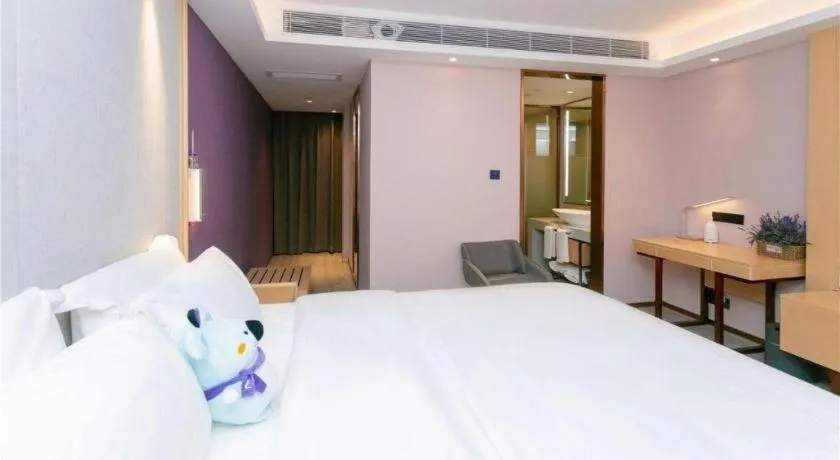 Bed in Lavande Hotel Shenzhen Jingtian Metro Station