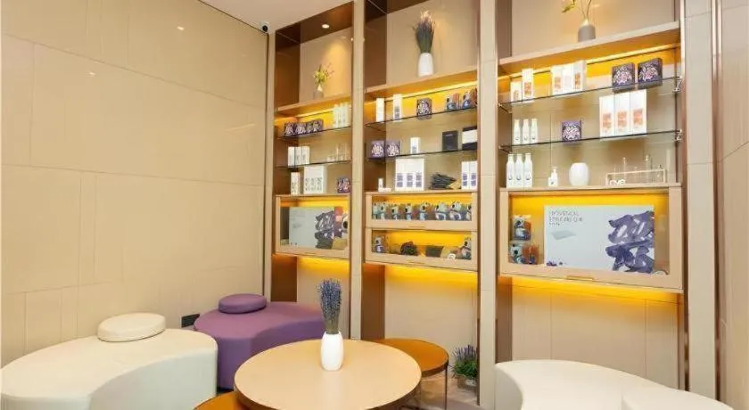 Lavande Hotel Shenzhen Jingtian Metro Station