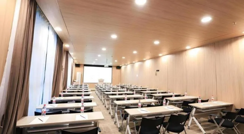 Lavande Hotel Zhongshan Shiqi Daxinxinduhui North Zhongshan Station