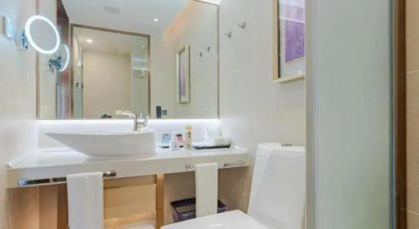 Lavande Hotel Shenzhen Bay Houhai Avenue