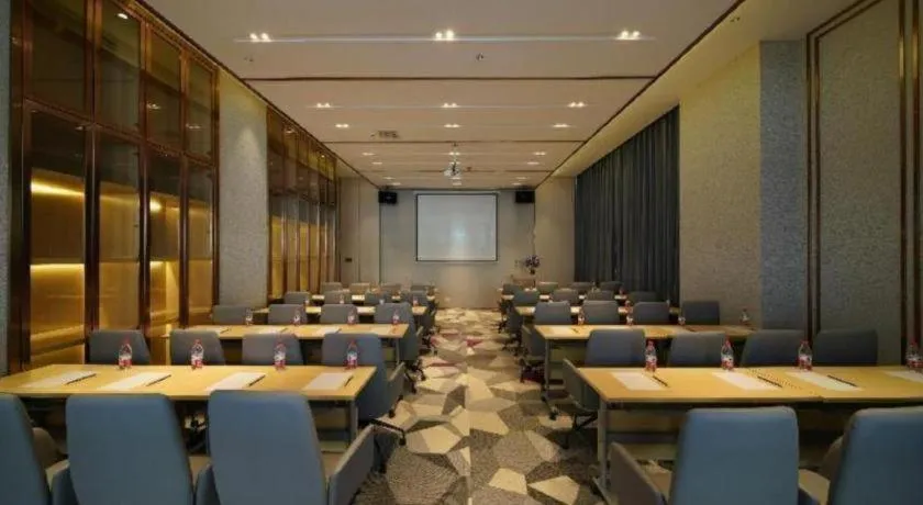 Lavande Hotel Anshan City Center