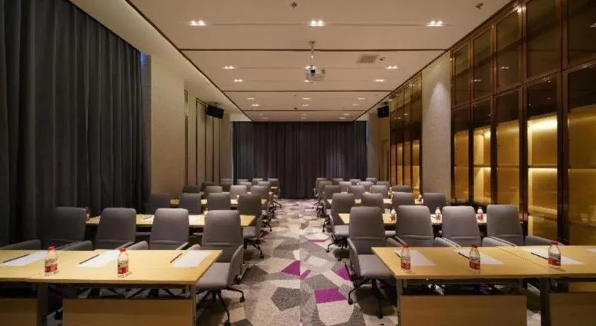 Lavande Hotel Anshan City Center