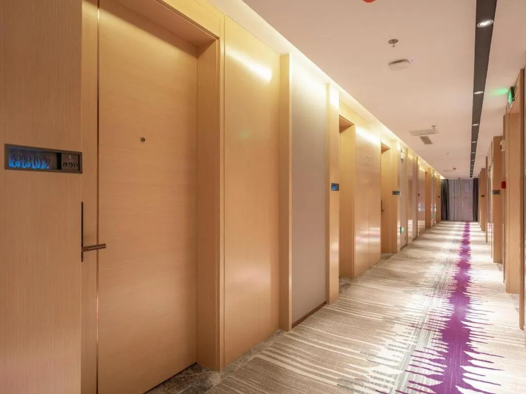 Lavande Hotel Anshan City Center