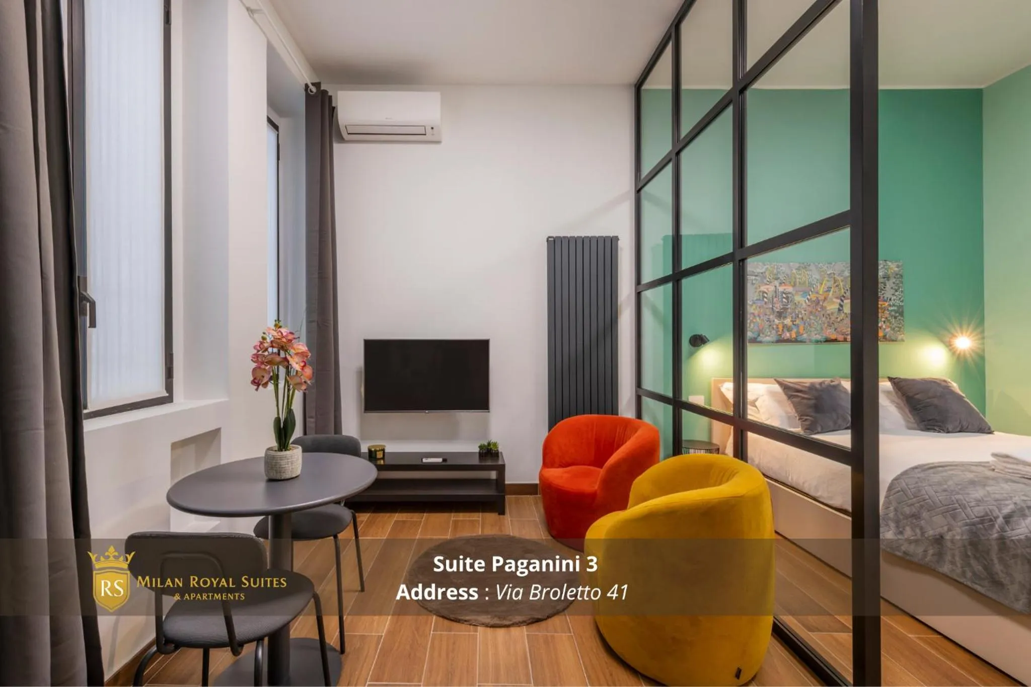 Living room, Bed in Milan Royal Suites - Centro Brera