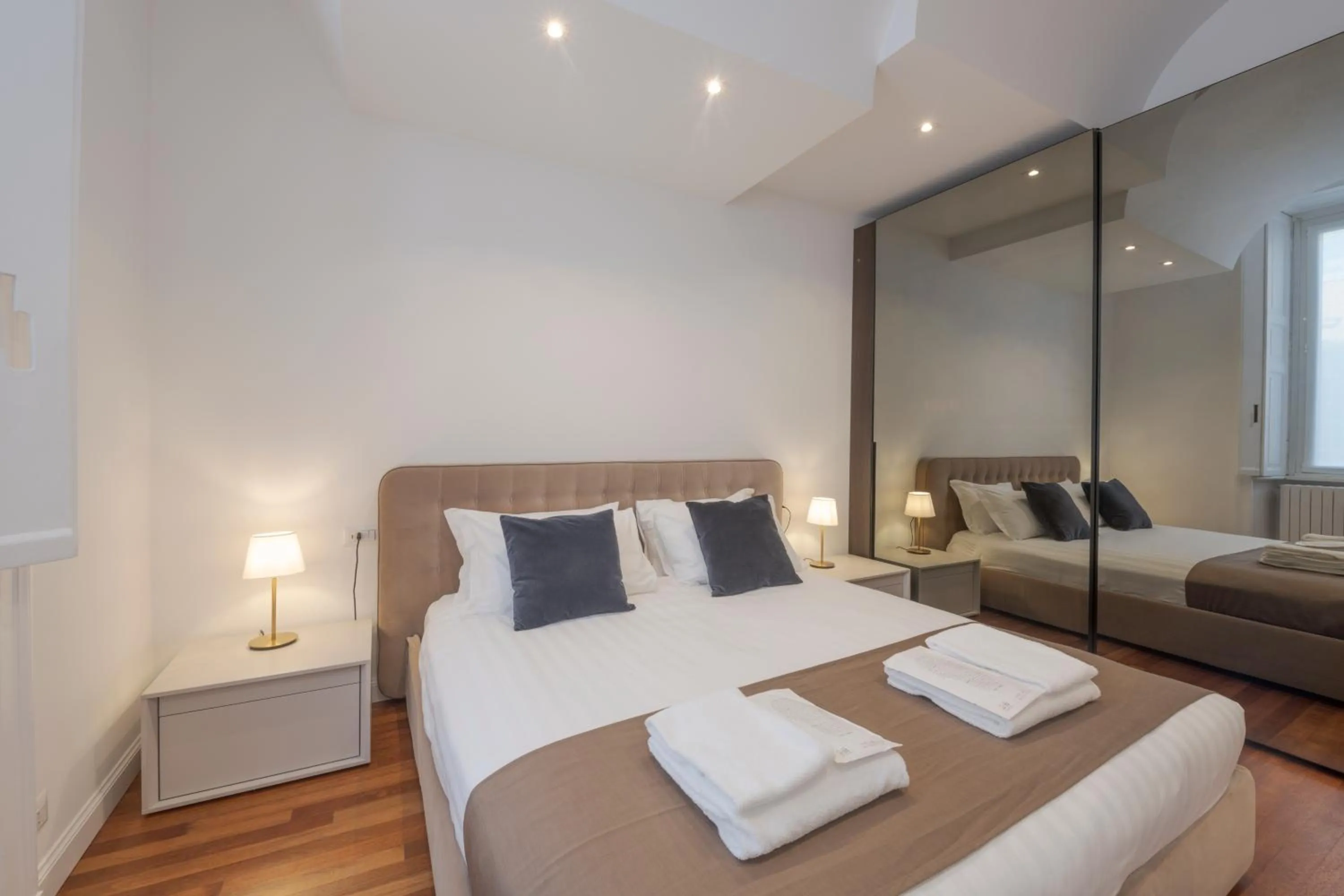 Bed in Milan Royal Suites - Centro Brera