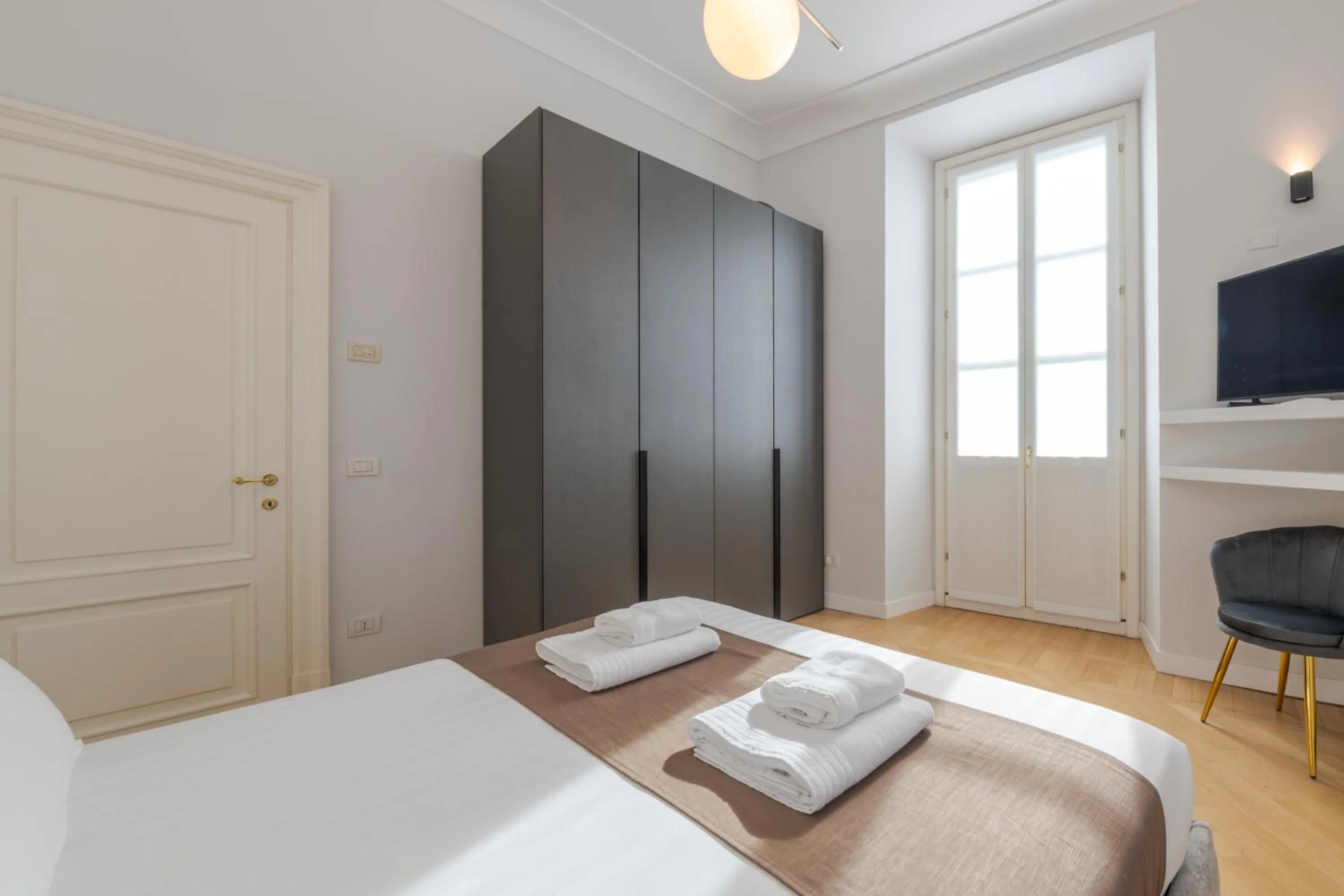 Bed in Milan Royal Suites - Centro Brera