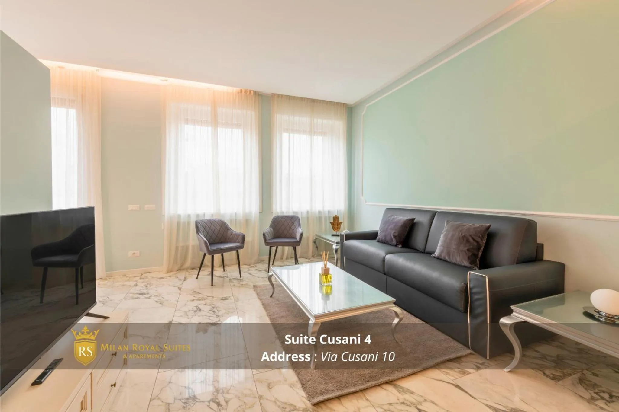 Communal lounge/ TV room in Milan Royal Suites - Centro Brera