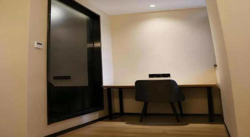 Green Tree Inn Express Chizhou Gymnasium