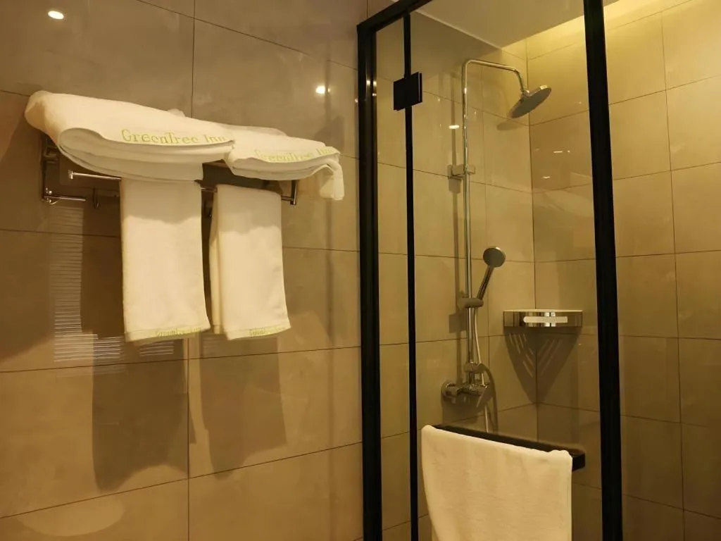 Green Tree Inn Express Chizhou Gymnasium