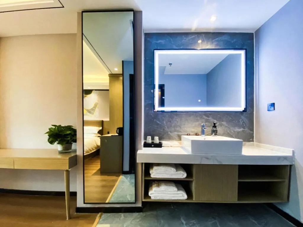 Gya Hotel Dingxi Lintao County East Bus Station