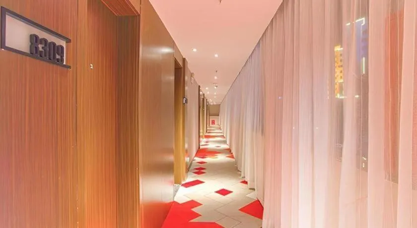 Borrman Hotel Hezhou Lingfeng Plaza