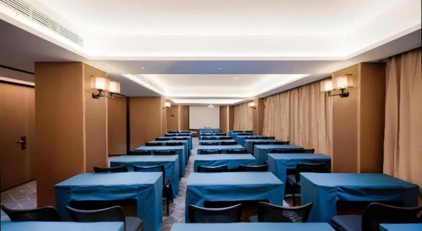 Echeng Hotel Hezhou Shizheng Square