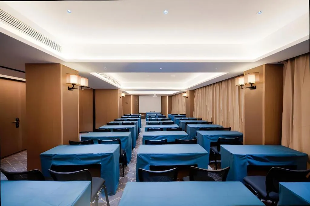 Echeng Hotel Hezhou Shizheng Square