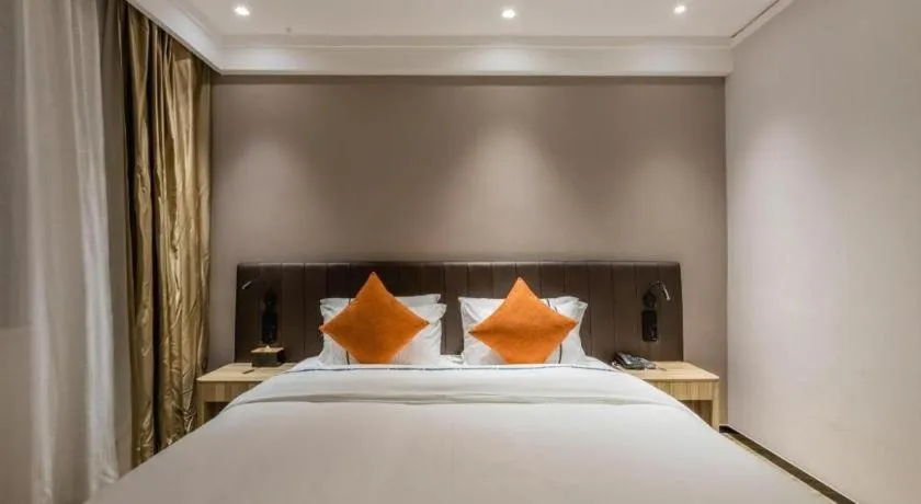 Bed in City Comfort Inn Handan New Century Plaza