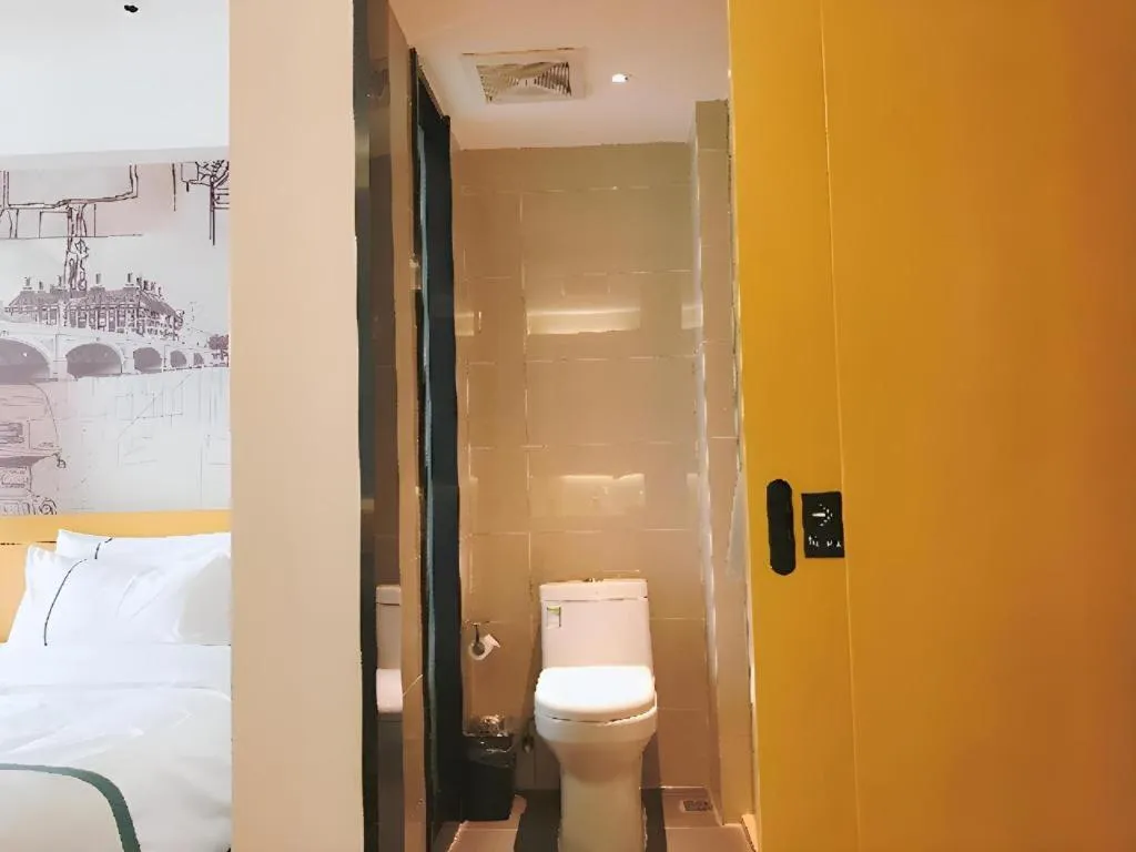 Bed in City Comfort Inn Handan New Century Plaza