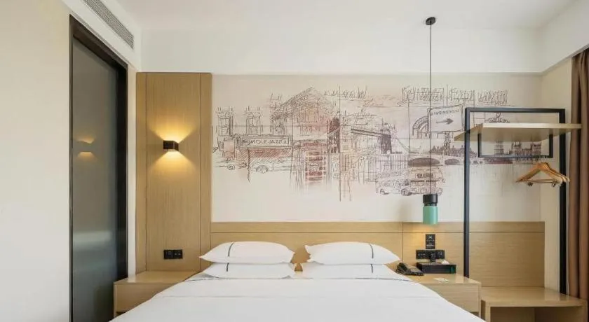 Bed in City Comfort Inn Handan New Century Plaza