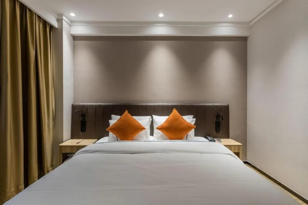 Bed in City Comfort Inn Handan New Century Plaza