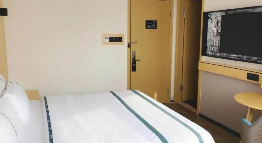 Bed in City Comfort Inn Handan New Century Plaza