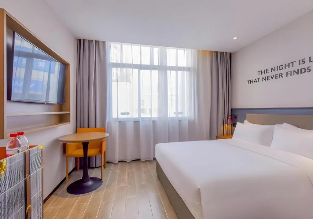 Bed in Premier City Comfort Hotel Wuhan Hankou Railway Station Changgang Road Metro Station