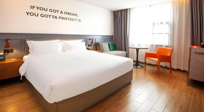 Bed in Premier City Comfort Hotel Wuhan Hankou Railway Station Changgang Road Metro Station