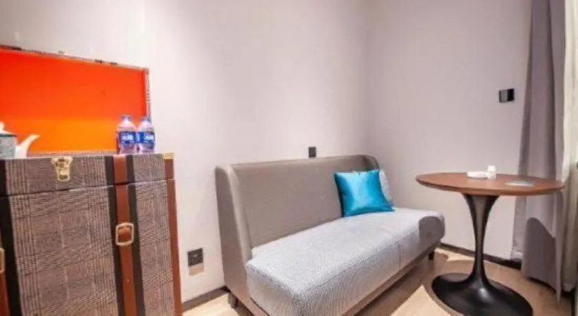 City Comfort Premier Hotel Liuzhou Wuxing Pedestrian Street Jinggu Building