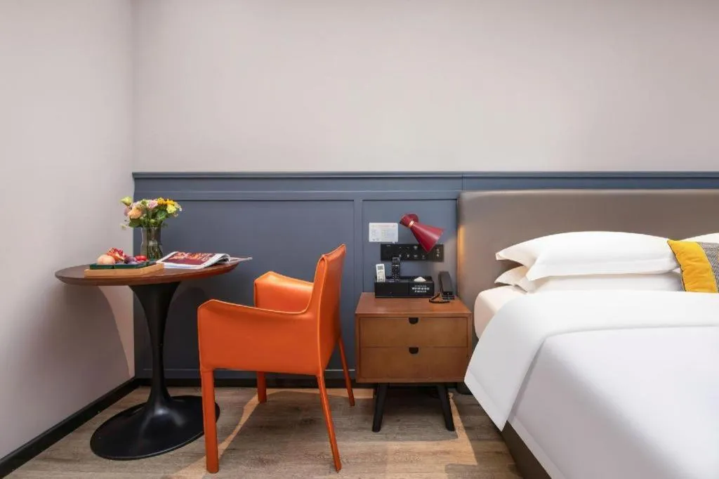 Bed in City Comfort Premier Hotel Liuzhou Wuxing Pedestrian Street Jinggu Building