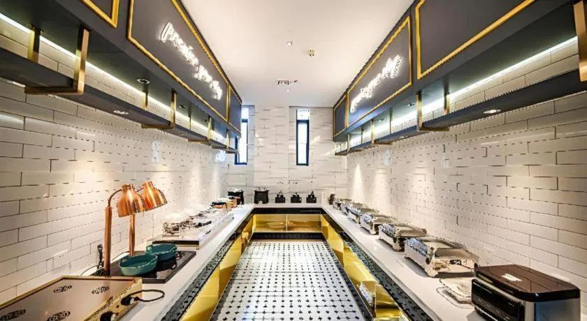 City Comfort Premier Hotel Liuzhou Wuxing Pedestrian Street Jinggu Building