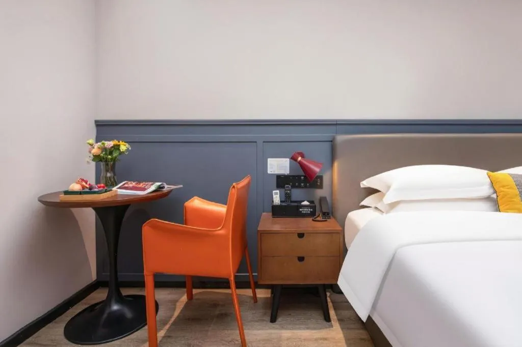 Bed in City Comfort Premier Hotel Liuzhou Wuxing Pedestrian Street Jinggu Building