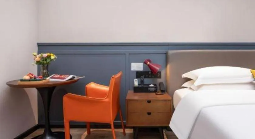 Bed in City Comfort Premier Hotel Liuzhou Wuxing Pedestrian Street Jinggu Building