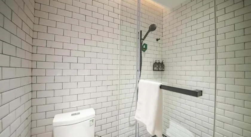 City Comfort Premier Hotel Liuzhou Wuxing Pedestrian Street Jinggu Building