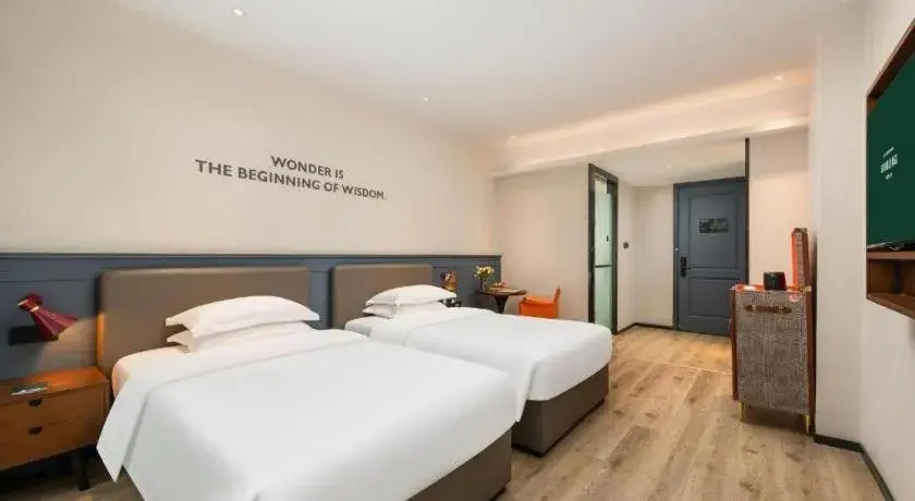 Bed in City Comfort Premier Hotel Liuzhou Wuxing Pedestrian Street Jinggu Building Bed in City Comfort Premier Hotel Liuzhou Wuxing Pedestrian Street Jinggu Building
