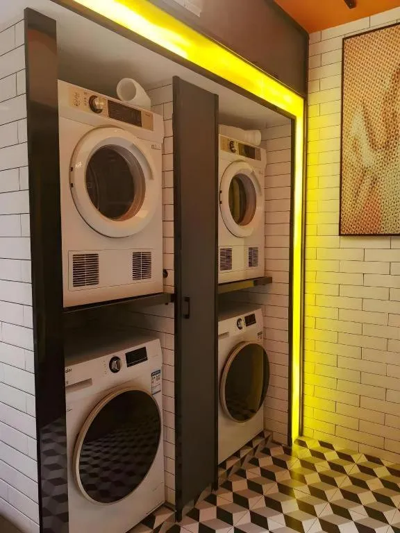 City Comfort Premier Hotel Liuzhou Wuxing Pedestrian Street Jinggu Building